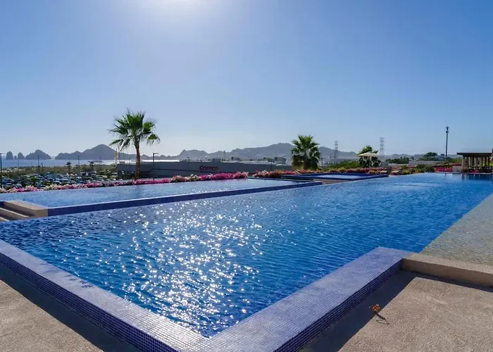 Spectacular New 2br With Bbq And Ocean Views *